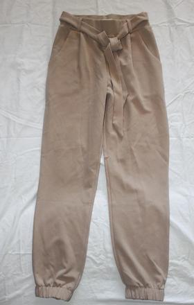 Vb210. společenské kalhoty dívčí 11 let, 146