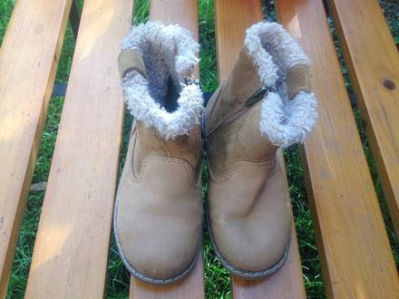 Dívčí kozačky, 23