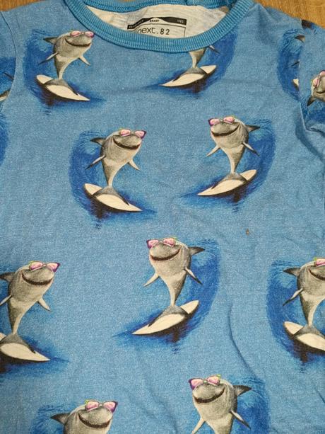 Modré tričko se žraloky 92 next, next,92