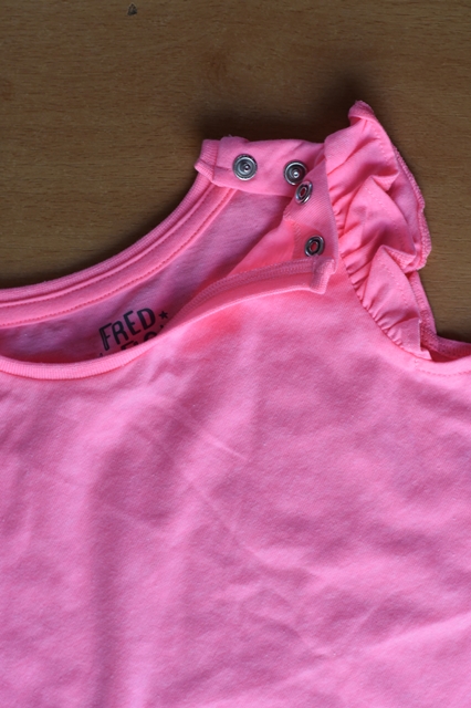 Tílko vel. 6 - 9 m, f&f,74