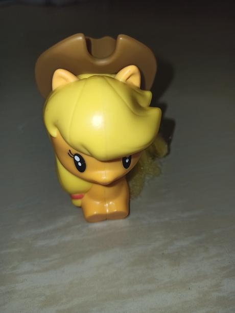 Troll, poník, panáček, fenka, 