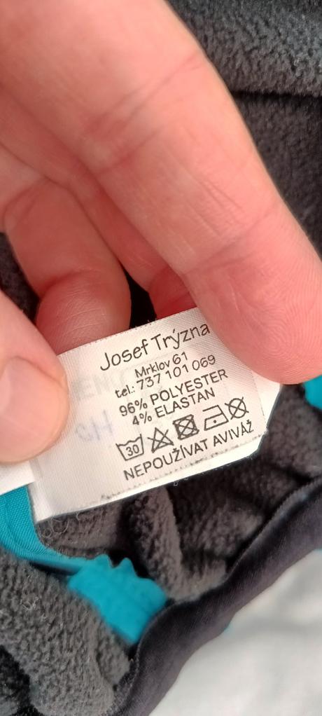 Softshellová čepice, 52