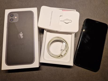 Apple iphone11 + ipods, apple