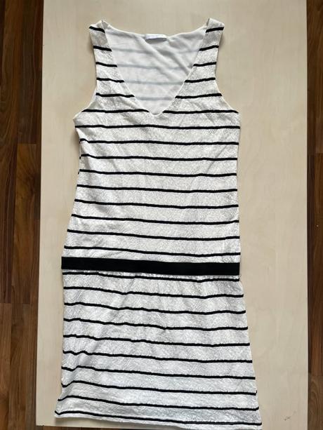 Nové krajkové šaty s černými pruhy, vel xs/s, prom, s / xs