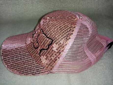Kšiltovka s flitry, 54