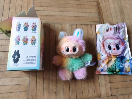 Plyšák ve stylu labubu rainbow 17 cm, 