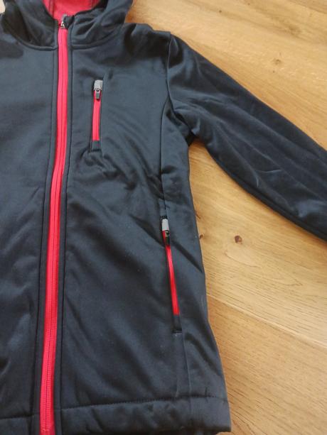 Nová softshellová bundička č.134/140, 134