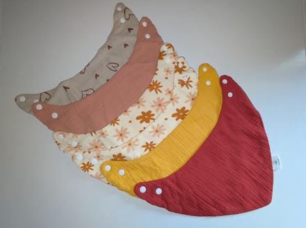 Ch20 sada 5 bavlněných bryndáčků ouqidi,