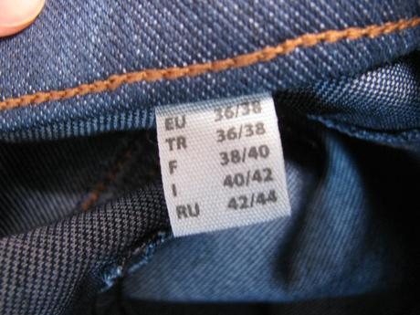 Přiléhavé strečové modré džíny essentials, tchibo,38