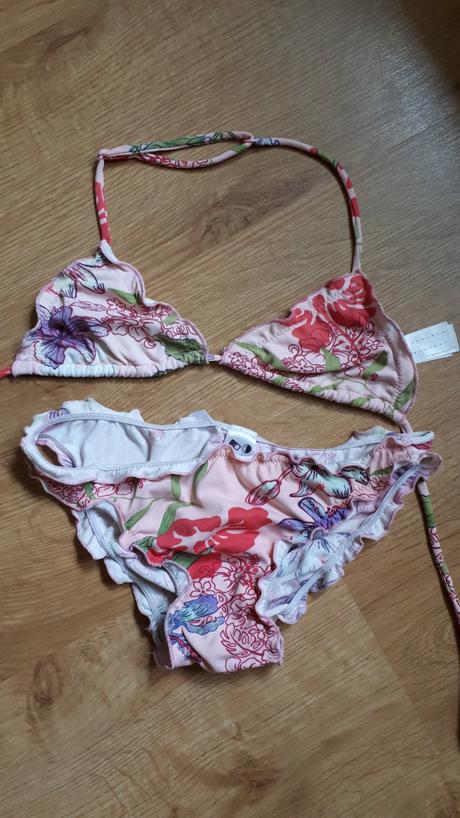 Dívčí plavky, bikiny, 134