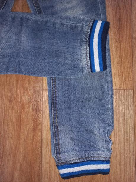 Rifle s dinosaurem, kiki&koko,122