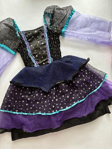 An15/ kostým čarodějka - v.5/8 let, 