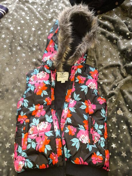 Vesta krásná květovaná s kapucou jarní/podzimní, 134