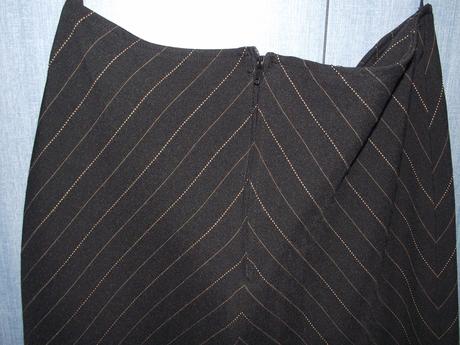 Černá sukně s proužkem, 36