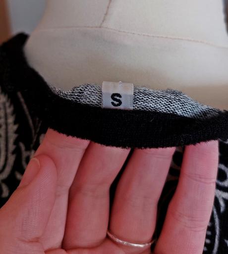 Šaty z jemného úpletu, m