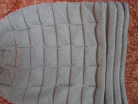 Šedá přepadlá čepice houmleska, 116