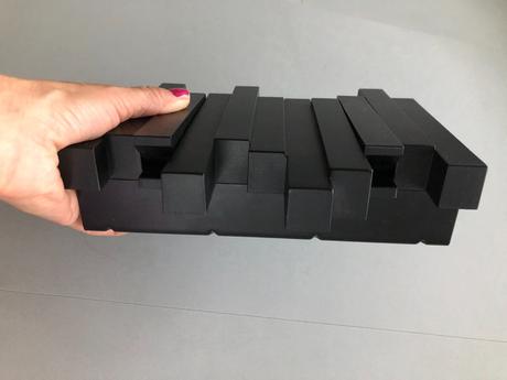Designový věšák předsíň koupelna černá kov plast,