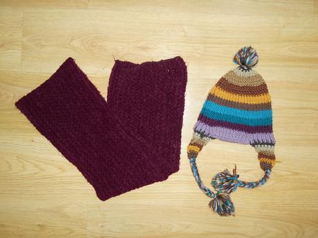 Čepice a šála,