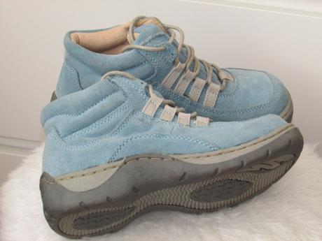 Kotníkové boty, 32