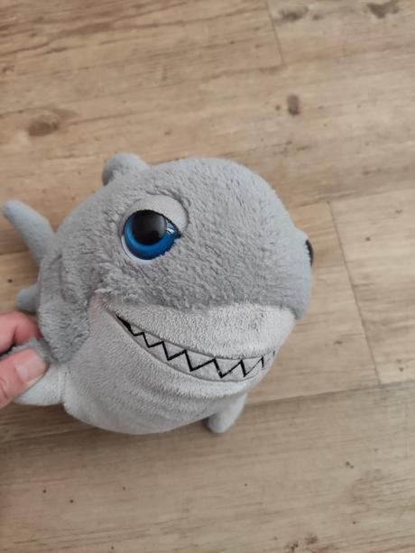 Plyšový žralok billa,