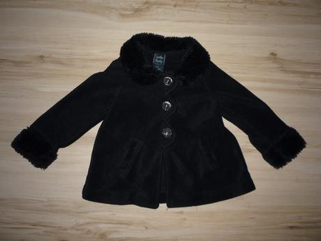 Černý flísový kabátek s kožíškem, 92
