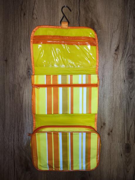 Závěsná kosmetická taštička avon, 