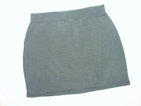 P348 sukně vel. 8-9 let, 128