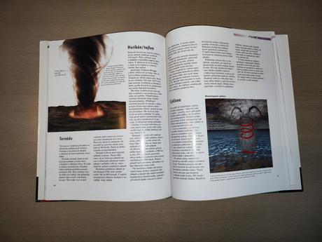 Kniha země - moře, kontinenty, vesmír,