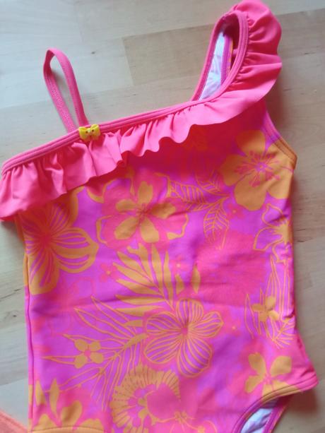 Plavky s tričkem, 104–116