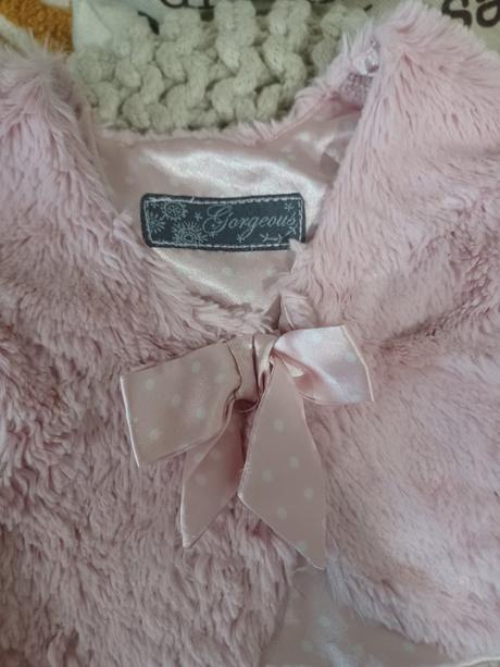 Chlupaté bolerko s mašlí, 92