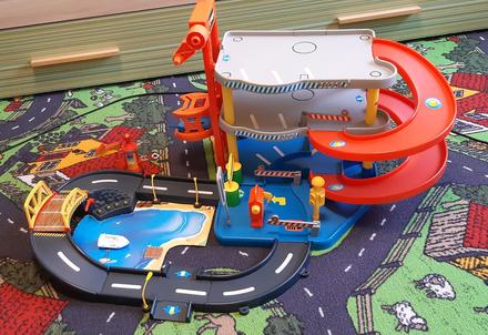 Bburago patrová garáž delux - zvukové a světelné e, 