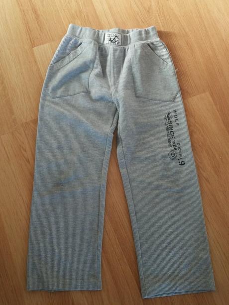 Tepláky zn. wolf, šedé-nápisy v. 110, wolf,110