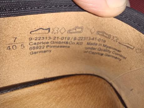 Téměř nenošené komfortní lodičky caprice 40,5, 40