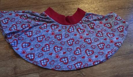 Kolová sukně se srdíčky české výroby, 116