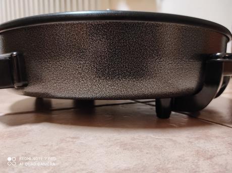 Pizza pánev, nepoužitá,