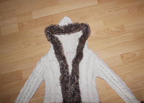 Svetr s kožešinou, 128