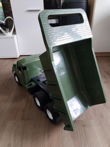 Armádní tatra 73 cm,