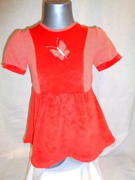 Kouzelné červené sametové šaty s motýlem, 98