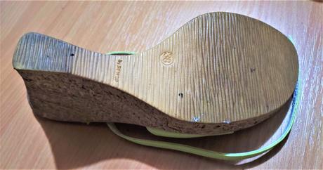 Kožené zelené sandálky na klínku, 38