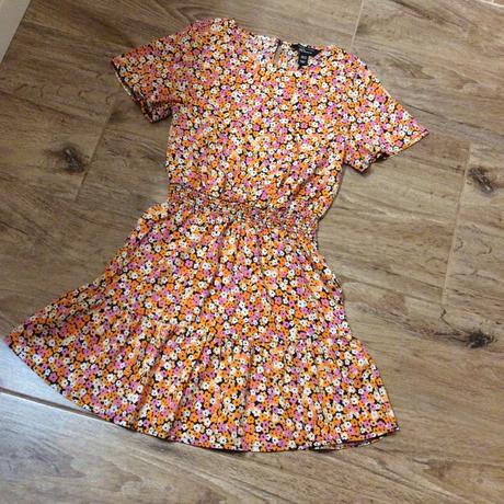 Lehoučké květinkové šaty, new look,140