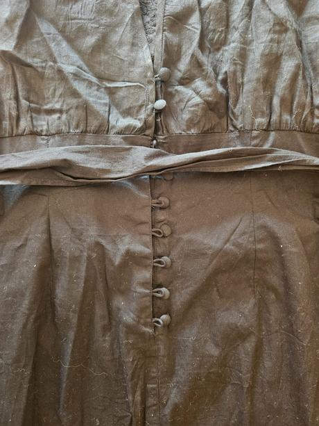 Pozdrove šaty s vyšíváním a rozparkem na zadech, zara,m