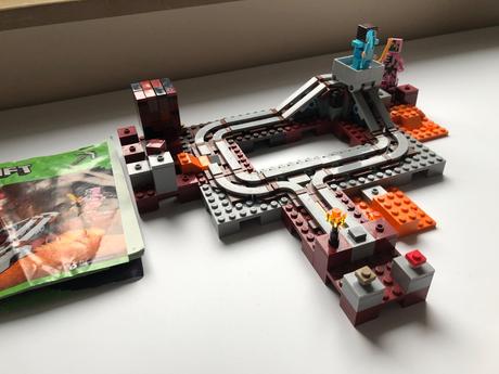Lego minecraft 21130 podzemní železnice,