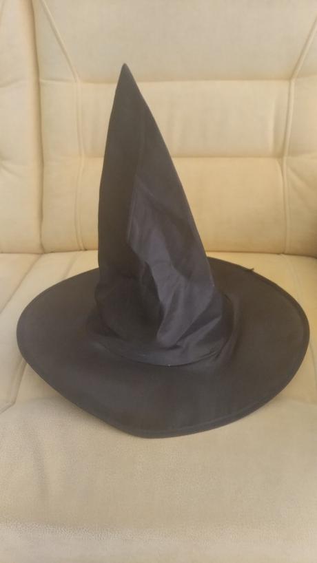 Klobouk čarodějnický, 