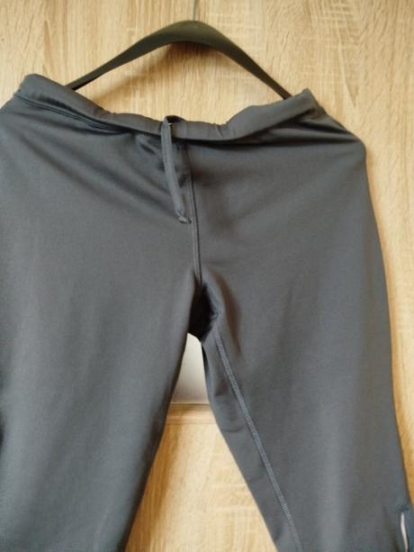 Dámské sportovní kraťasy, 40