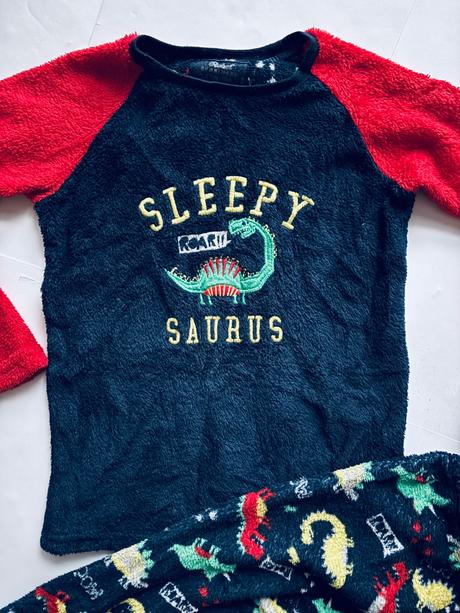 Ob/ pyžamo fleecové - v.6/7 let, primark,122