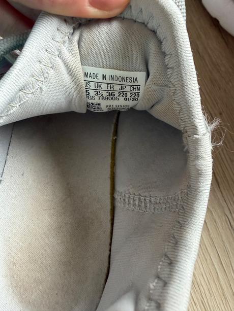 Bezecke boty adidas 36 sede s tyrkysovo-ruzovymi, adidas,36