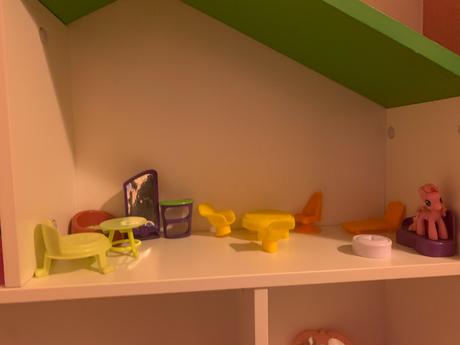 Drevená polička - domček, 