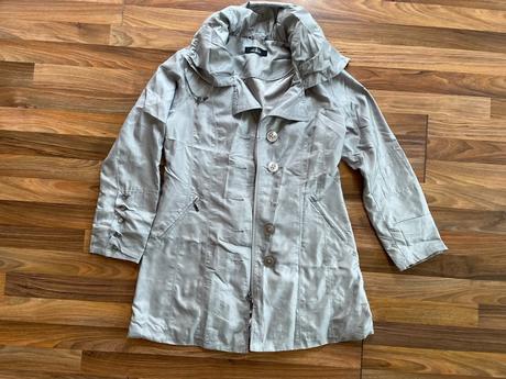 Stříbrná dlouhá bunda chybí knoflík, vel m, david, m