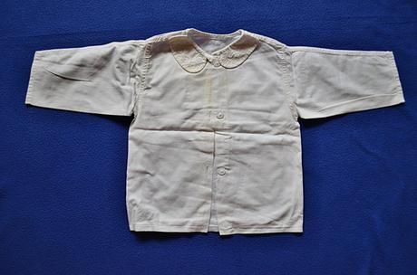 Kojenecká košilka, 68