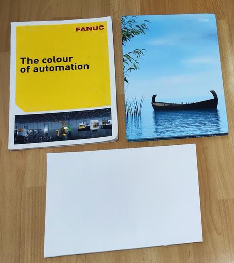 Poznámkové bloky, bílý papír,